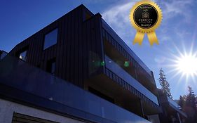 Perfect Lodgings Panorama